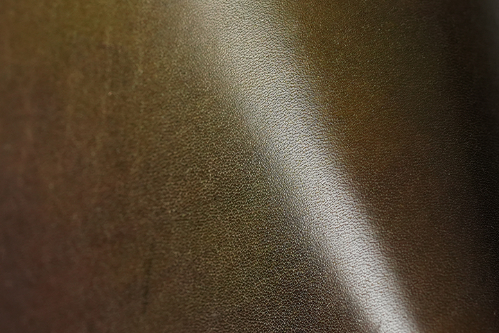 まるで絵画のようなレザーアイテム・スフマートシリーズが復刻されまし