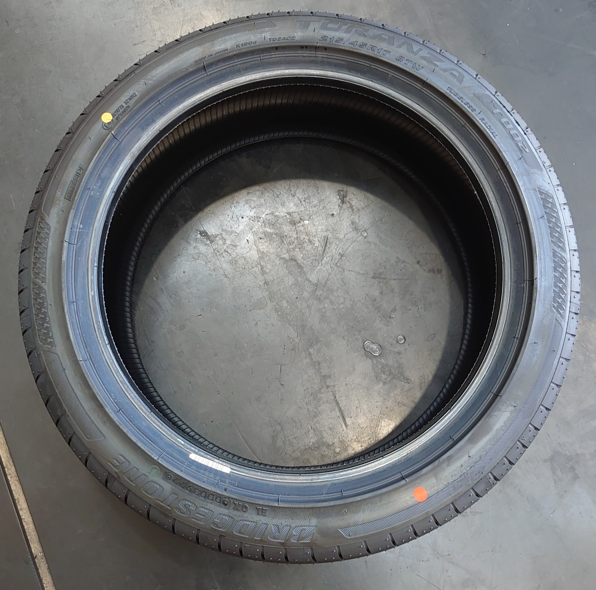 トヨタ カローラツーリング タイヤ交換 215/45R17 TURANZA（トランザ