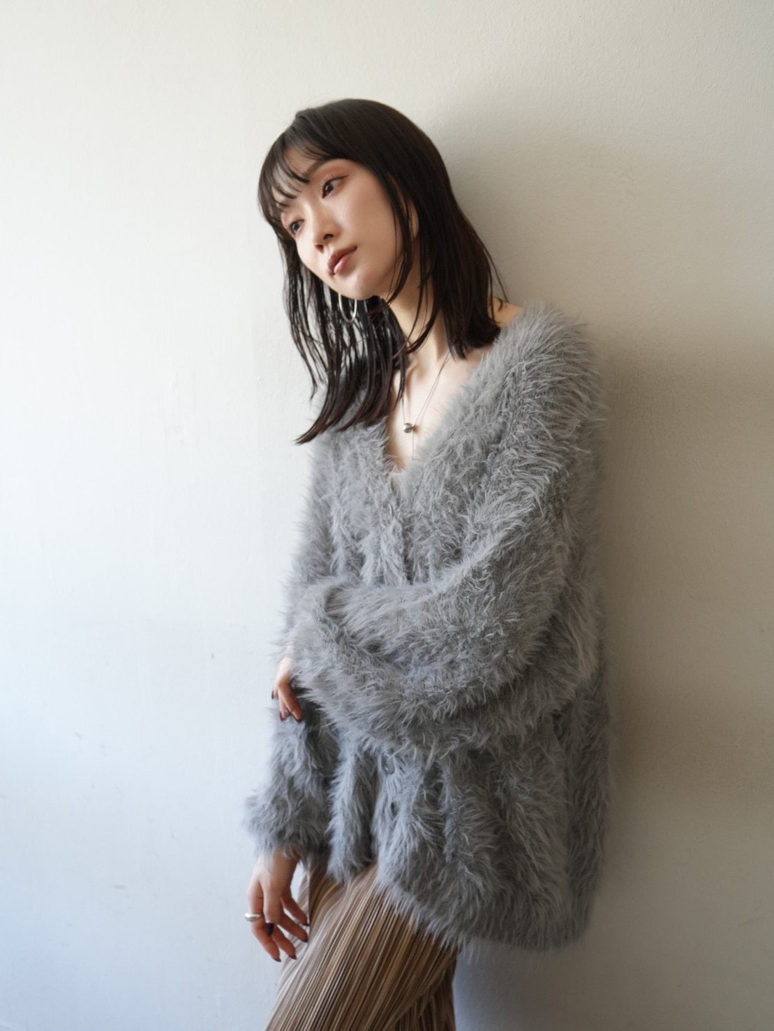 予約]Vネックシャギーニットカーディガン/グレー – Lumier