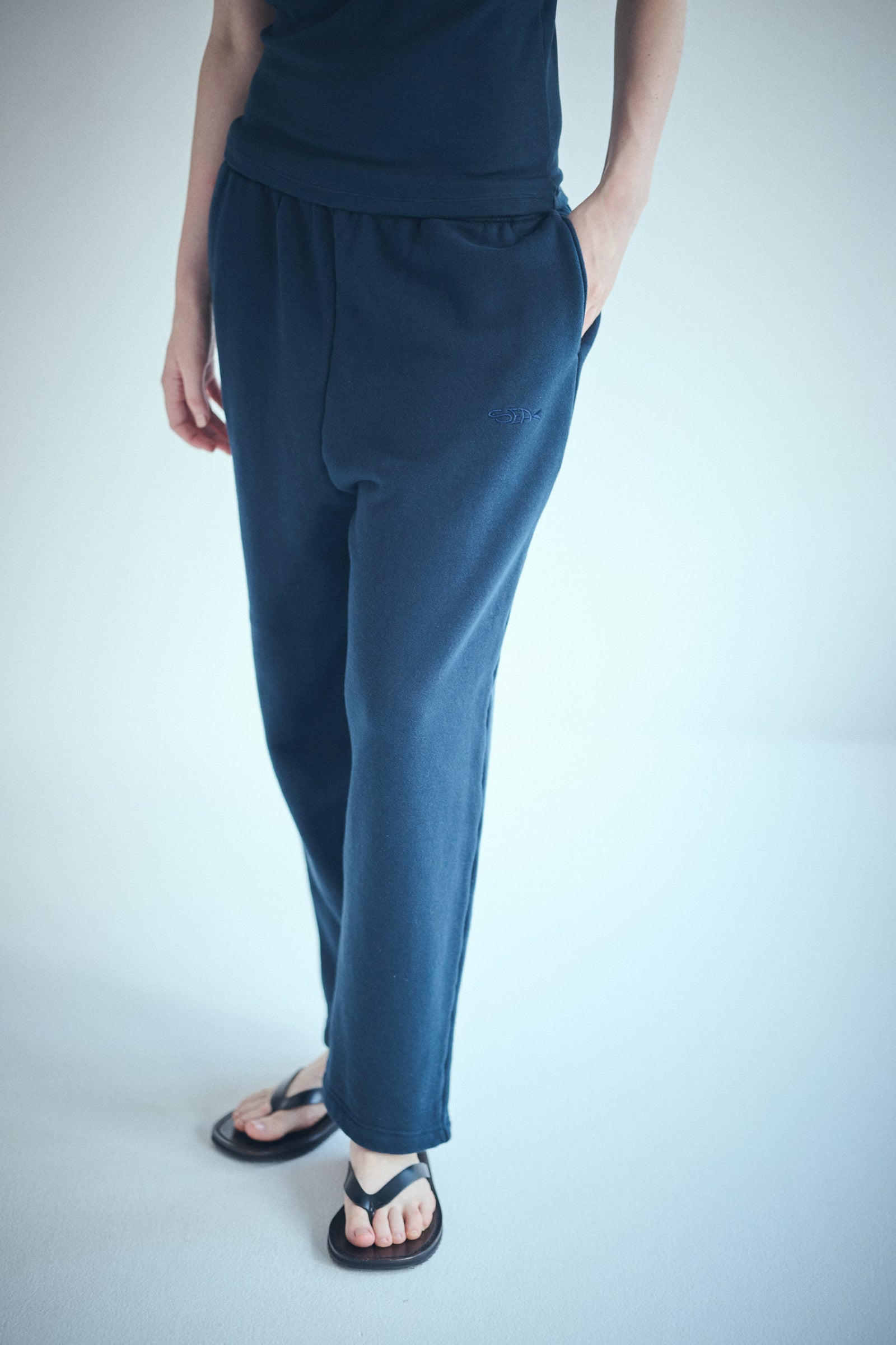 SEA SARDINE STRAIGHT SWEAT PANTS